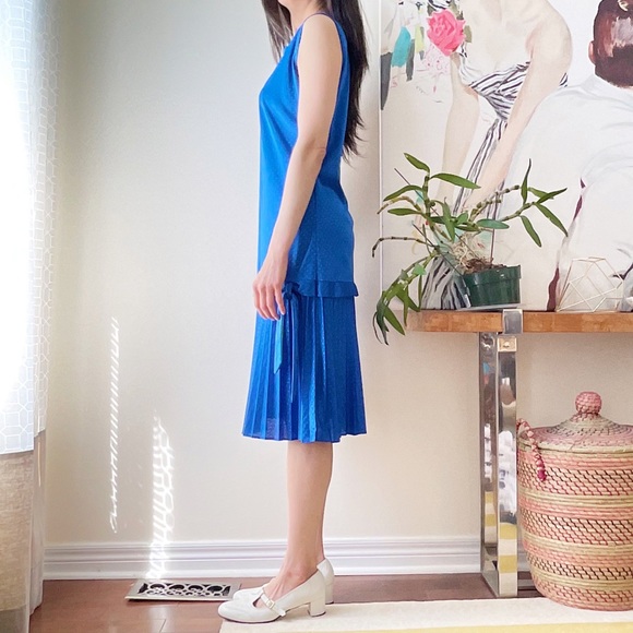 Blue midi dress with lower pleated skirt and tonal diamond design - Picture 2 of 7
